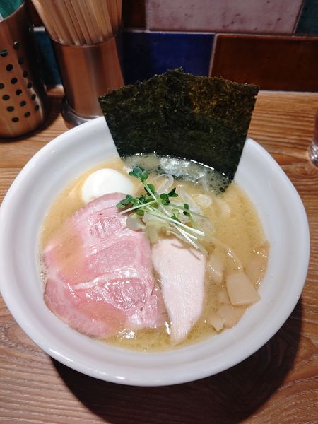 「濃厚中華そば+味玉」@中華そば やま福の写真