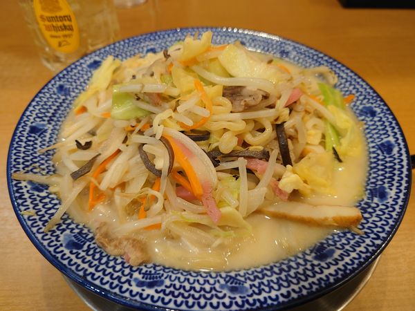 「白ちゃんぽん（中）780円＋焼餃子3ヶ200円 他」@じげもんちゃんぽん 所沢トコトコスクエア店の写真