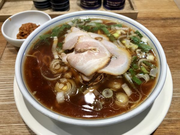 「バラそば 醤油 ＋ 特製辛挽肉 ＋ 卵黄 ＋ 白米」@玉 バラそば屋 中野店の写真