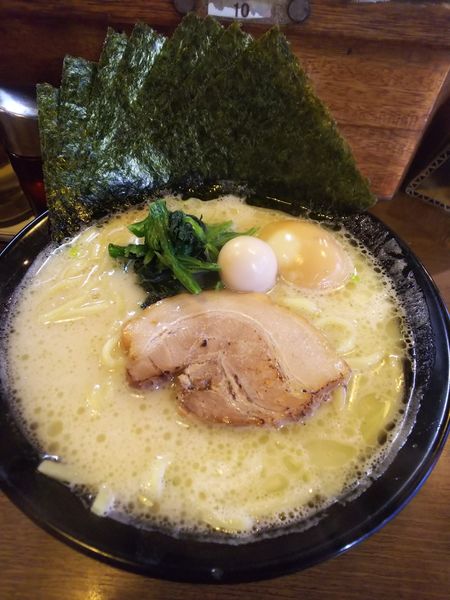「朝ラー）塩ラーメン 味玉、のり増し」@濃厚豚骨ラーメン 濱虎家の写真