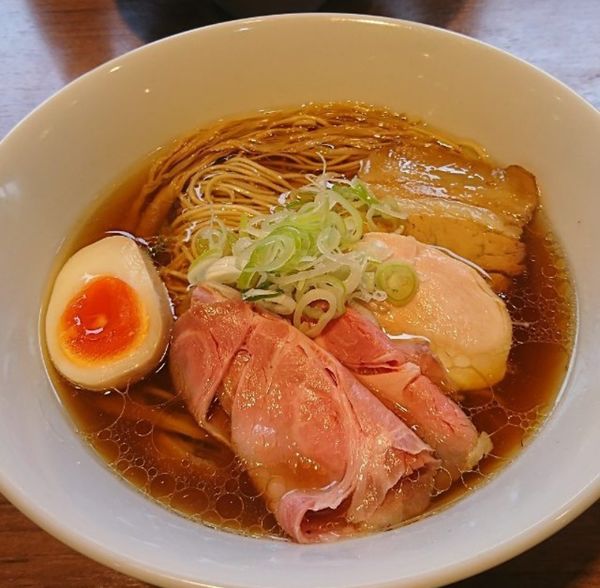 「川越醤油らーめん 鶏」@寿製麺よしかわ 川越店の写真