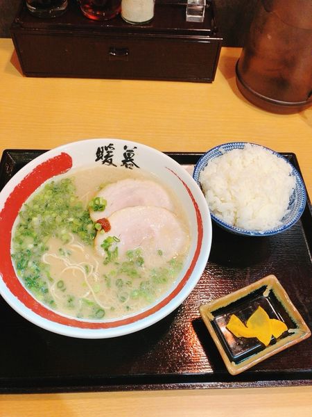 「博多ラーメン　満腹セット830円」@ラーメン暖暮 海老名店の写真