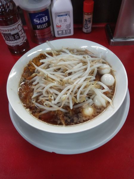 「ラーメン中+うずら+カリカリ」@豚男 -BUTAMEN-の写真