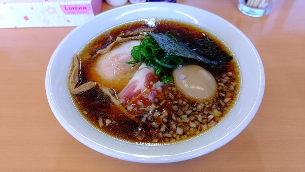 「味玉らーめん 910円」@麺屋 でこぼこの写真