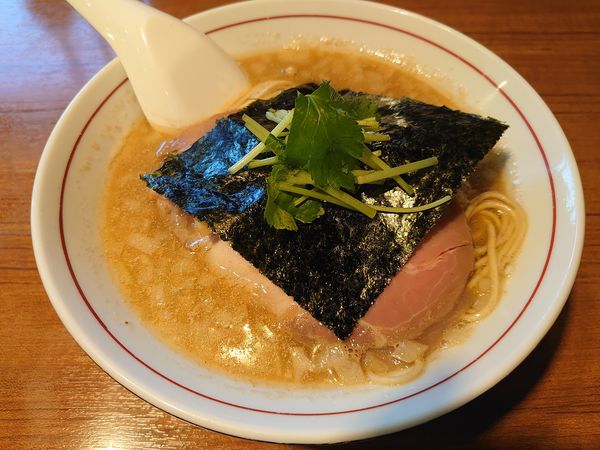 「濃厚鯵煮干しそば」@寿製麺よしかわ 川越店の写真