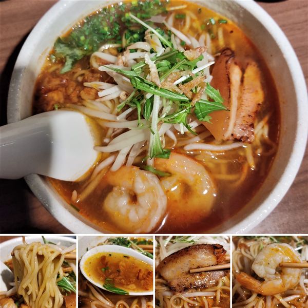 「旨辛海老ラーメン　900円」@Little Asiaの写真
