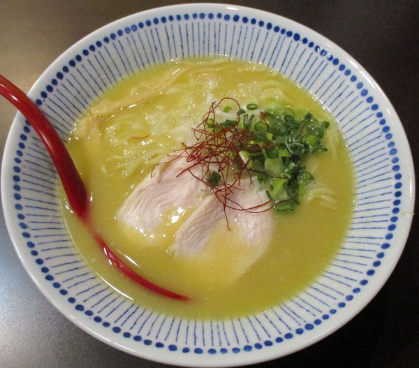 「濃厚鶏白湯ラーメン（塩）800円」@SUPER RAMEN MAGICの写真