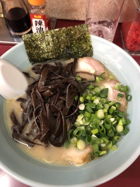 「チャーシューメン、きくらげトッピング、しそ入り餃子」@博多ばってんラーメンの写真