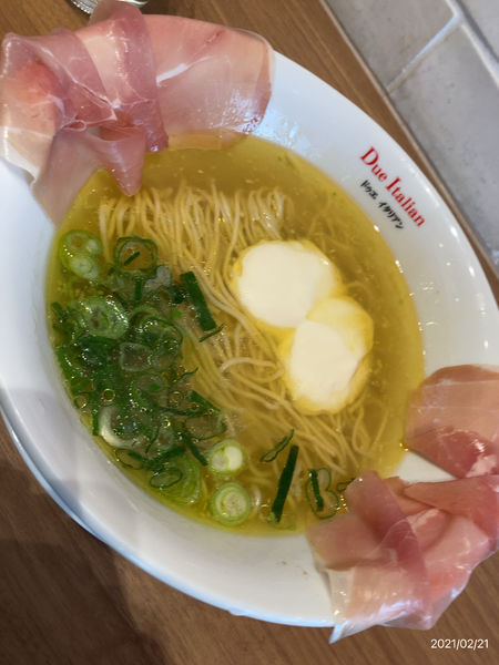 「らぁ麺生ハムフロマージュ」@ドゥエ イタリアン 市ヶ谷本店の写真