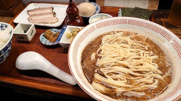 「炭火焼濃厚中華そば定食（鯖）＋トリュフ煮卵」@炭火焼濃厚中華そば 倫道の写真