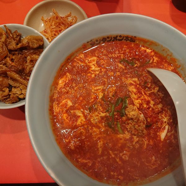 「焼肉丼セット1030円、ニラ150円」@元祖ニュータンタンメン本舗 羽田店の写真