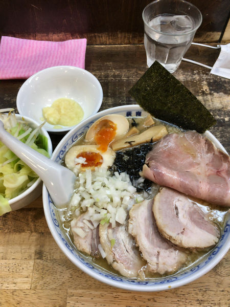「特製背脂煮干しラーメン+野菜+ニンニク」@二葉 上荻店の写真