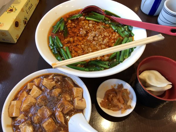 「台湾ラーメン 小麻婆丼【750円】税別」@中華庶民料理 悟空 不動前店の写真
