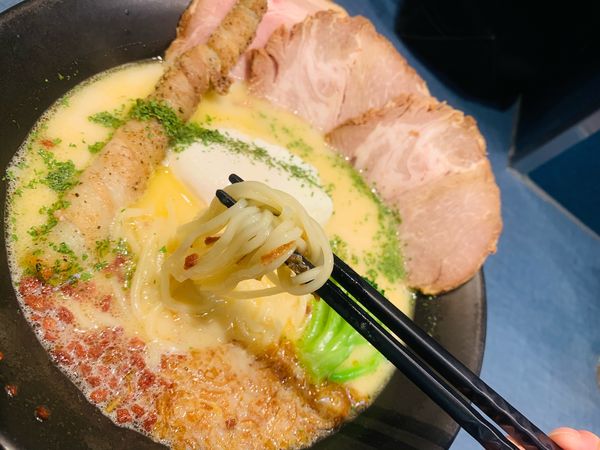 「鶏白湯そば」@麺巧 潮の写真