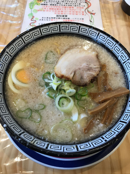 「ラーメン正油(大盛)＋ライス」@東京環七ラーメン じょっぱりの写真