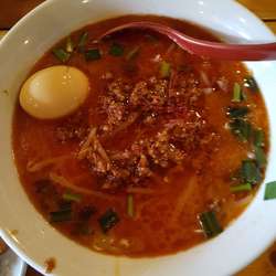 豚骨台湾ラーメン（味玉付き）