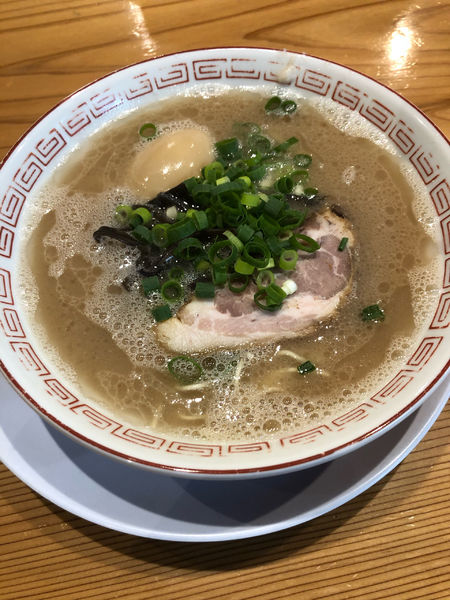 「博多ラーメン+味玉」@博多屋台の写真