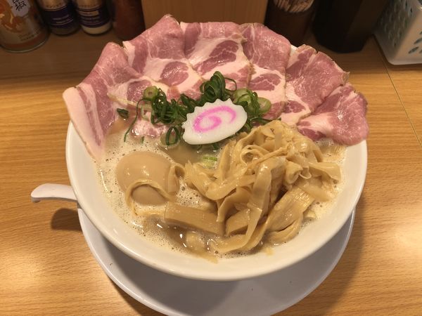 「鶏そば全のせ➕穂先メンマ&煮玉子追加」@鶏そば 啜るの写真