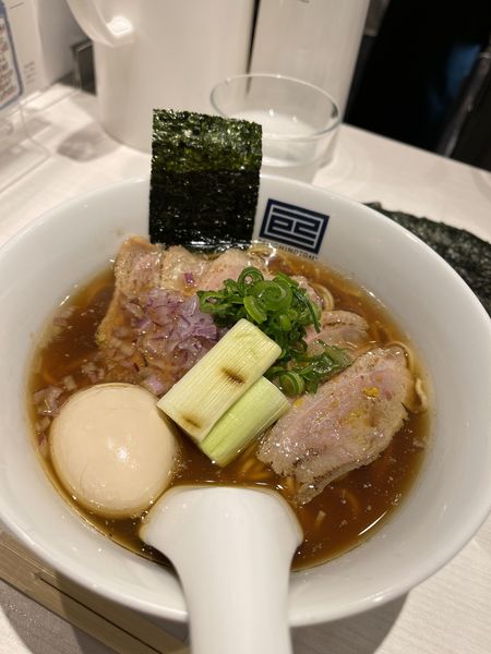 「鴨✖️鶏　柚子香る　炙り鴨らーめん」@淡麗拉麺 己巳の写真
