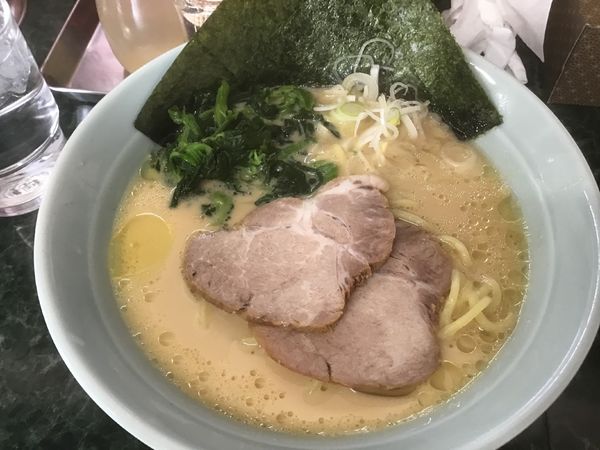 「ラーメン700円、半餃子220円」@横浜寺田家ラーメン 北柏店の写真