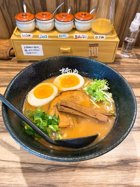「煮卵らーめん(豚骨鰹)」@麺や ふくわらいの写真