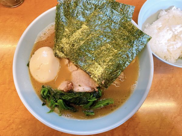 「豚味玉入り中華:900円」@家系中華蕎麦 家道の写真