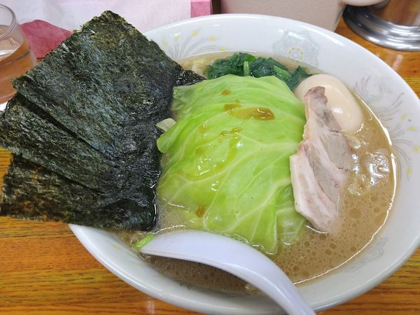 「キャベ玉ラーメン」@横浜ラーメン厨房 うえむらやの写真