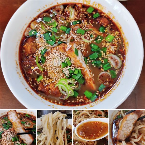 「排骨担々麺　1078円」@タイガー餃子会館 浅草別館の写真