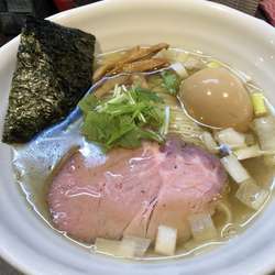 鶏だし塩RAMEN800円➕味玉(無料クーポン)
