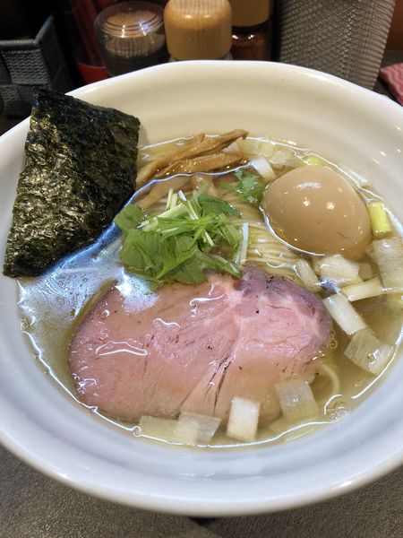 「鶏だし塩RAMEN800円➕味玉(無料クーポン)」@RAMEN 火影 produced by 麺処ほん田の写真