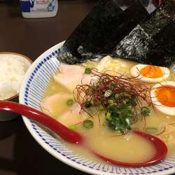 濃厚鶏白湯ラーメン・SUPER(全部乗せ)・小ライス