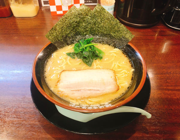 「醤油ラーメン」@横浜家系ラーメン 丸岡商店 東新町店の写真