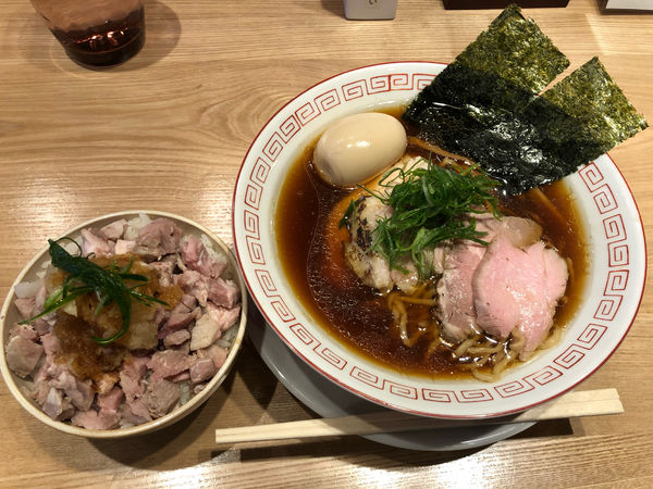 「特製醤油らぁ麺 + 肉めし」@麺屋 YAMATOの写真
