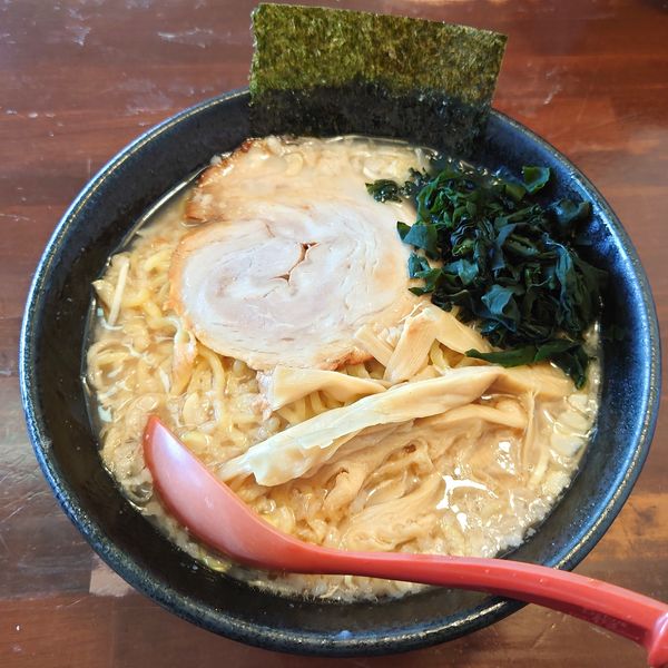 「醤油豚骨ラーメン860　大盛無料」@活力豚骨ラーメン 大成屋の写真