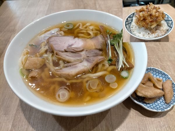 「親鶏中華そば820円+鶏皮50円 かき揚げ丼350円」@手打 親鶏中華そば 綾川の写真