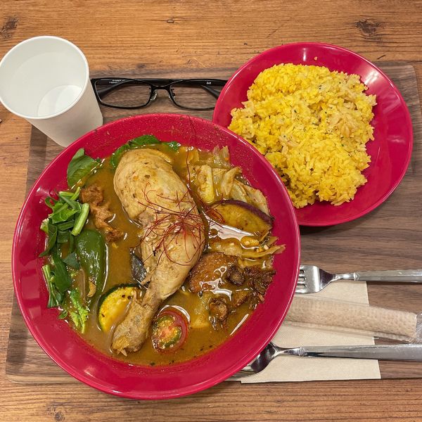 「20種類の野菜とチキンレッグのスープカレー」@無添加スープカレー＆スパイスカレーCOSMOS 川崎ルフロンの写真