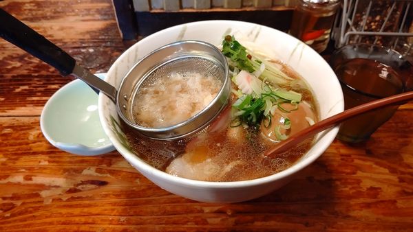 「追い鶏節らーめん正油+味玉 1090円」@G麺7の写真