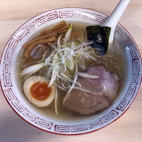 「塩らー麺（700円）」@中華そば専門店 びんびん亭 高幡不動店の写真
