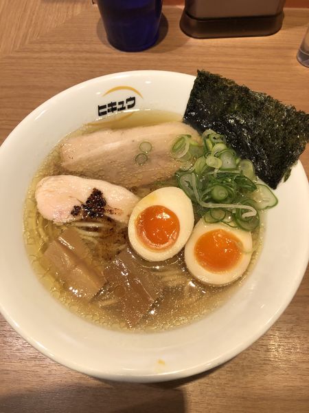 「魚貝ラーメン半玉増し」@ヒキュウの写真