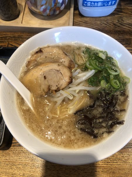 「醤油豚骨」@でびっと 中延店の写真