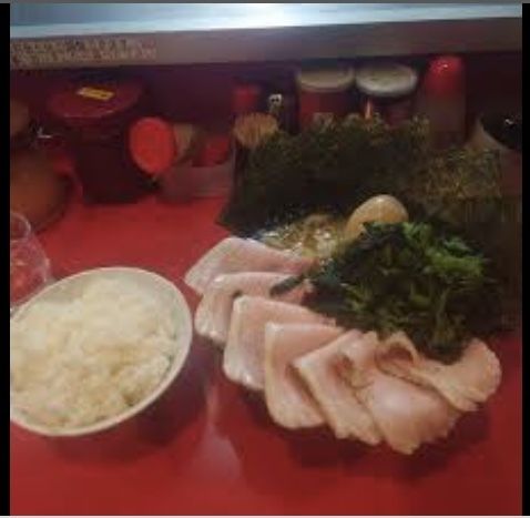 「チャーシュー麺カタメ濃いめ多め、ライス、レンソウ、卵」@どんとこい家の写真