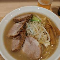 味噌らーめん　チャーシュー増し　瓶ビール