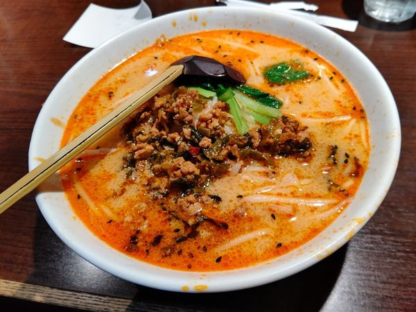 「担々刀削麺(並盛)880円」@上海華龍 ヤマダ電機LABI1高崎店の写真