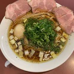 黒胡椒とたっぷりネギの中華そば