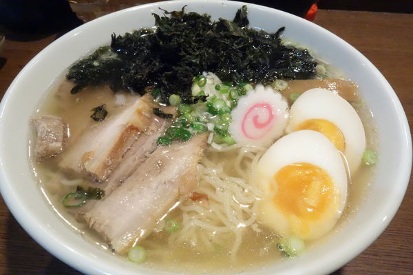 「旨塩らーめん」@らーめん屋 せんごくの写真