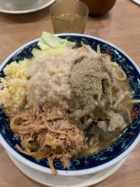 「ニボジロー　大盛り、野菜、ニンニク、脂増し」@凌駕 IDÉAの写真