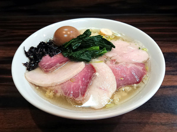 「限定 生姜白醤油中華そば+肉増しW」@中華そば 梟の写真