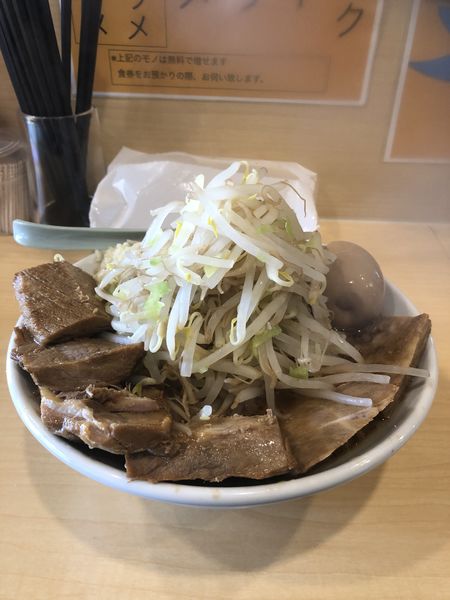 「ブー郎＋豚増し＋味玉」@ラーメンぶたまるの写真