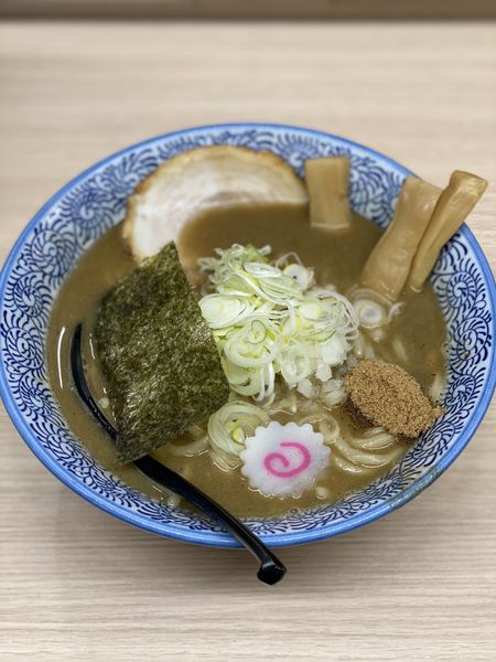 「濃厚醤油らーめん」@狼煙 大宮店の写真