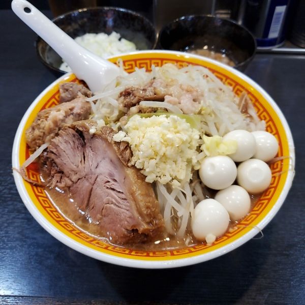 「ラーメン豚1枚麺半分うずらタマネギ」@えどもんどの写真